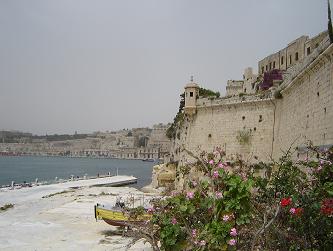 Le fort Saint-Ange et, au loin, la Valette